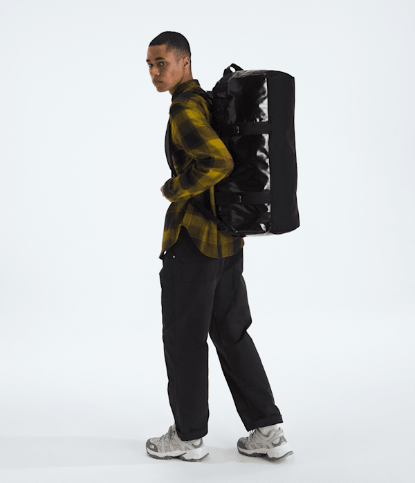 Base-Camp-Duffel-Special-Edition-M-71L-TNF-MODELBACK.png