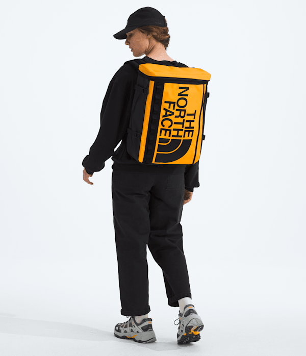 Base-Camp-Fusebox-TNF-MODELBACK.png