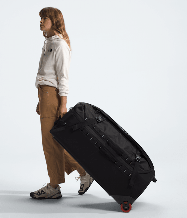 Base-Camp-Rolling-Thunder36-TNF-MODELBACK.png