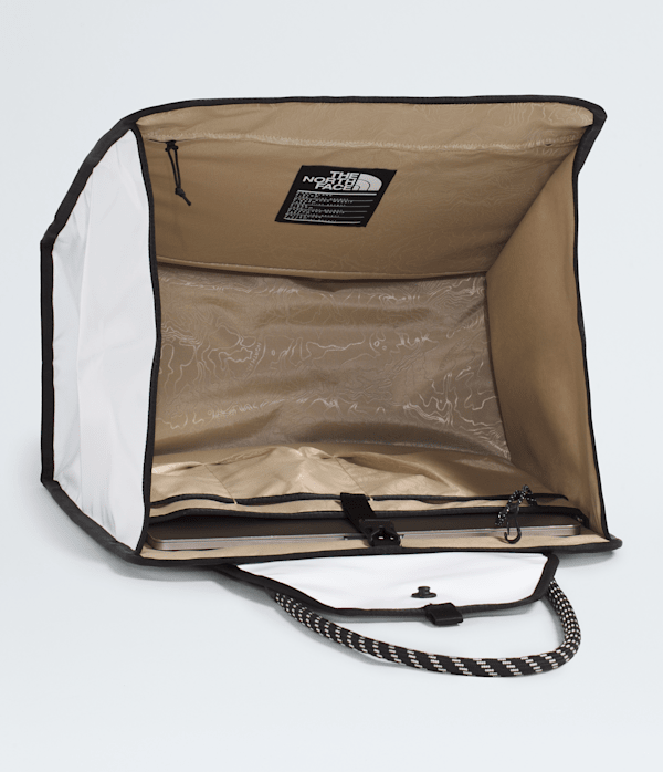 Base-Camp-Tote-Bag-TNF-TNF-WhiteTNF-Black-DETAIL2.png