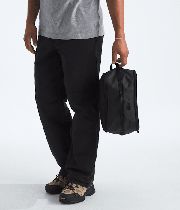 Base-Camp-Voyager-Cube-TNF-MODELBACK.png