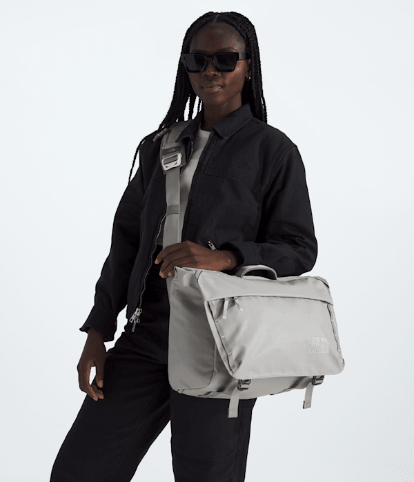 Base-Camp-Voyager-Messenger-Bag-TNF-MODELBACK.png