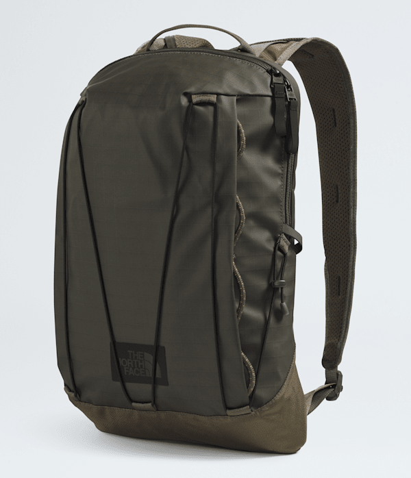 Base-Camp-Voyager-Pro-Lightweight-Pack-TNF-FRONT34.png