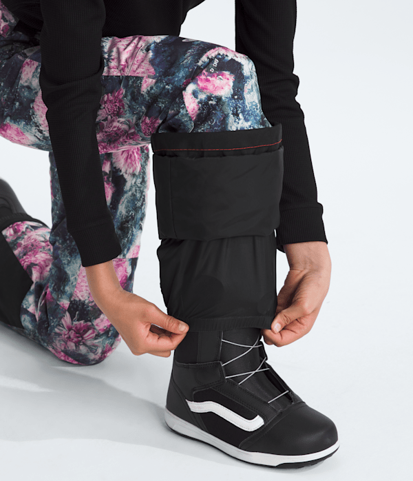 Girls-Freedom-Insulated-PantsPrint-TNF-MODELALT1.png