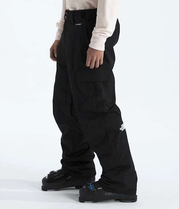 Mens-Blizzardery-Cargo-Pants-TNF-MODEL34.png