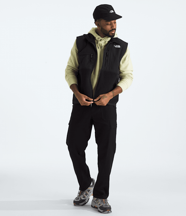Mens-Retro-Denali-Vest-TNF-HERO2.png