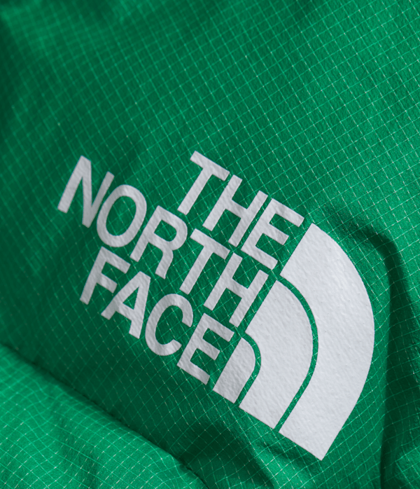 Mens-Summit-Series-CLOUD-DOWN-AMK-Parka-TNF-DETAIL3.png