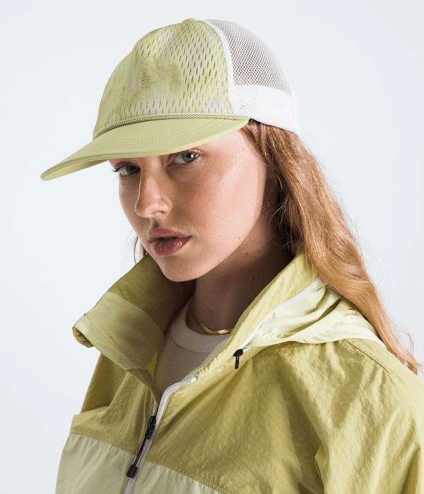 Runner-Trucker-Hat-TNF-MODELBACK.png
