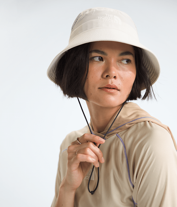 Summer-LT-Run-Bucket-Hat-TNF-White-Dune-MODELBACK.png