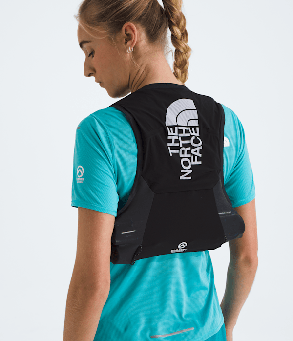 Summit-Series-Run-Vest-5-TNF-TNF-BlackAsphalt-Grey-ALT2.png