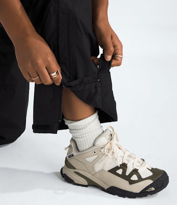 Womens-Antora-Rain-Pants-TNF-MODELALT1.png