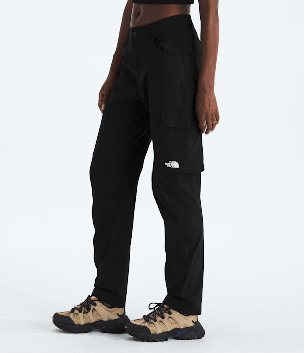 Womens-Exploration-Cargo-Pants-TNF-MODEL34.png