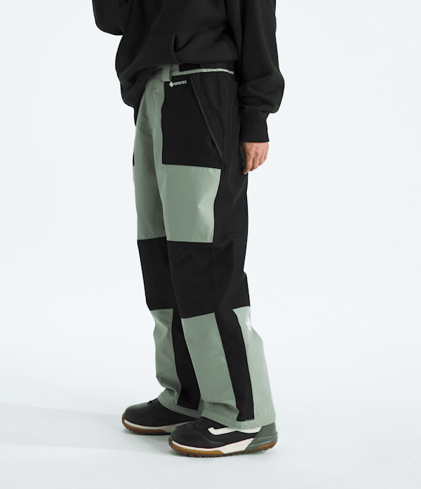 Womens-GORETEX-Hex-Pants-TNF-MODEL34.png