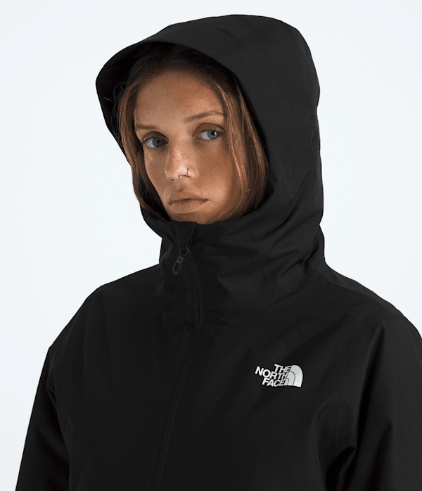 Womens-Quest-Insulated-Jacket-TNF-MODELHOOD2.png