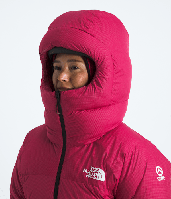Womens-Summit-Series-CLOUD-DOWN-AMK-Parka-TNF-MODELHOOD2.png