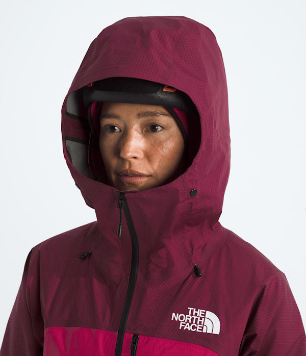 Womens-Summit-Series-FUTURELIGHT-AMK-Jacket-TNF-MODELHOOD2.png