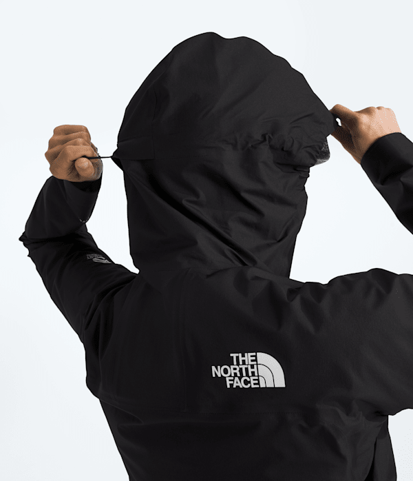 Womens-Summit-Series-Papsura-FUTURELIGHT-Jacket-TNF-MODELHOOD2.png