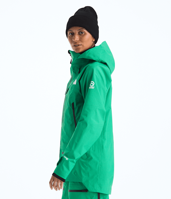 Womens-Summit-Series-Tsirku-GORETEX-Pro-Jacket-TNF-MODEL34.png