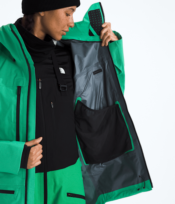 Womens-Summit-Series-Tsirku-GORETEX-Pro-Jacket-TNF-MODELINT.png