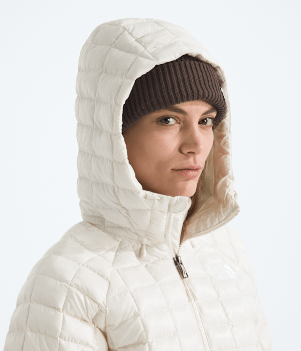 Womens-THERMOBALL-Hooded-Jacket-TNF-MODELHOOD2.png