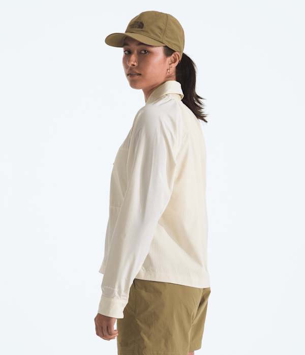 Womens-Trail-LIGHTRANGE-LongSleeve-Shirt-TNF-MODEL34.png